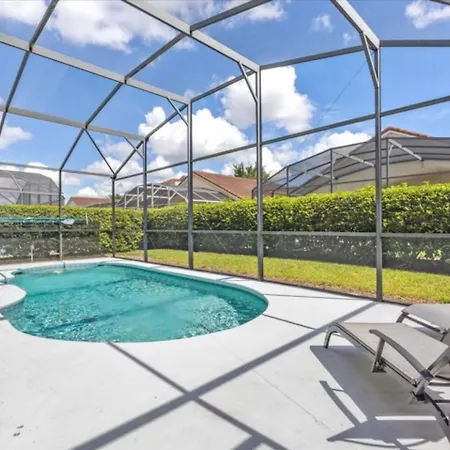 Themed 4 Bed House, Private Pool , Close To Disney